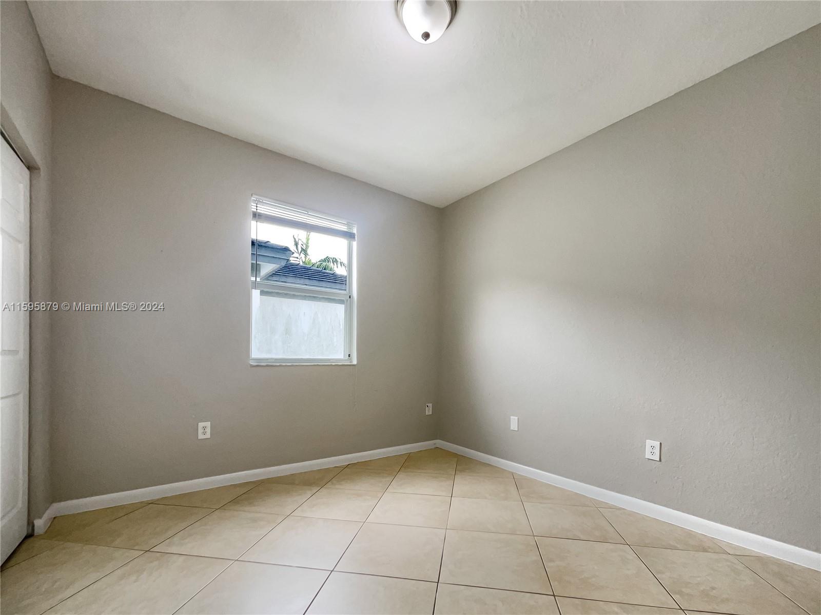 394 NE 36th Avenue Rd