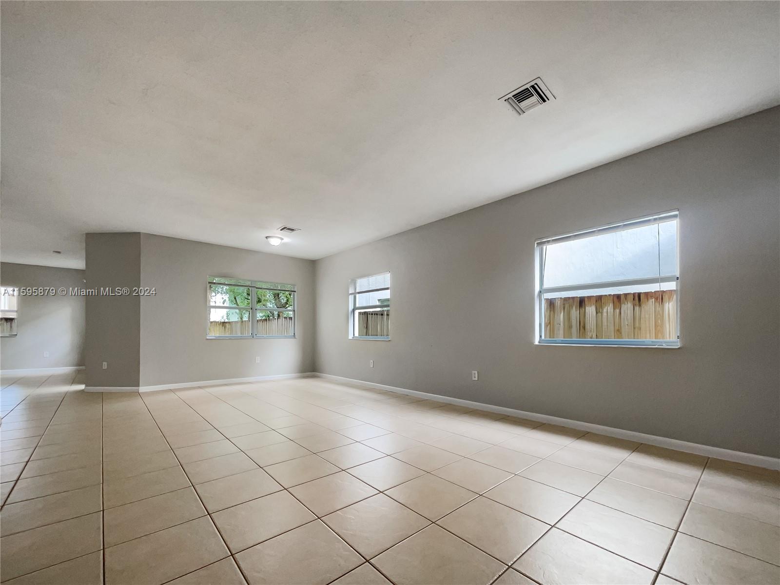 394 NE 36th Avenue Rd