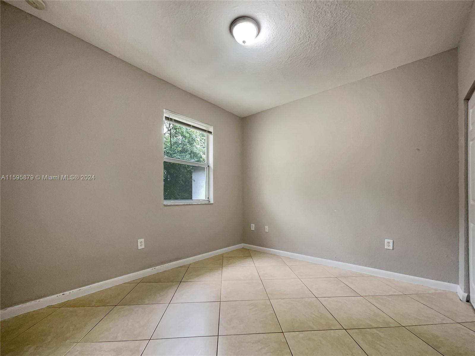 394 NE 36th Avenue Rd