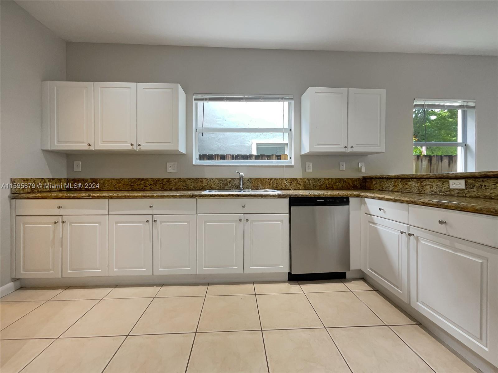394 NE 36th Avenue Rd