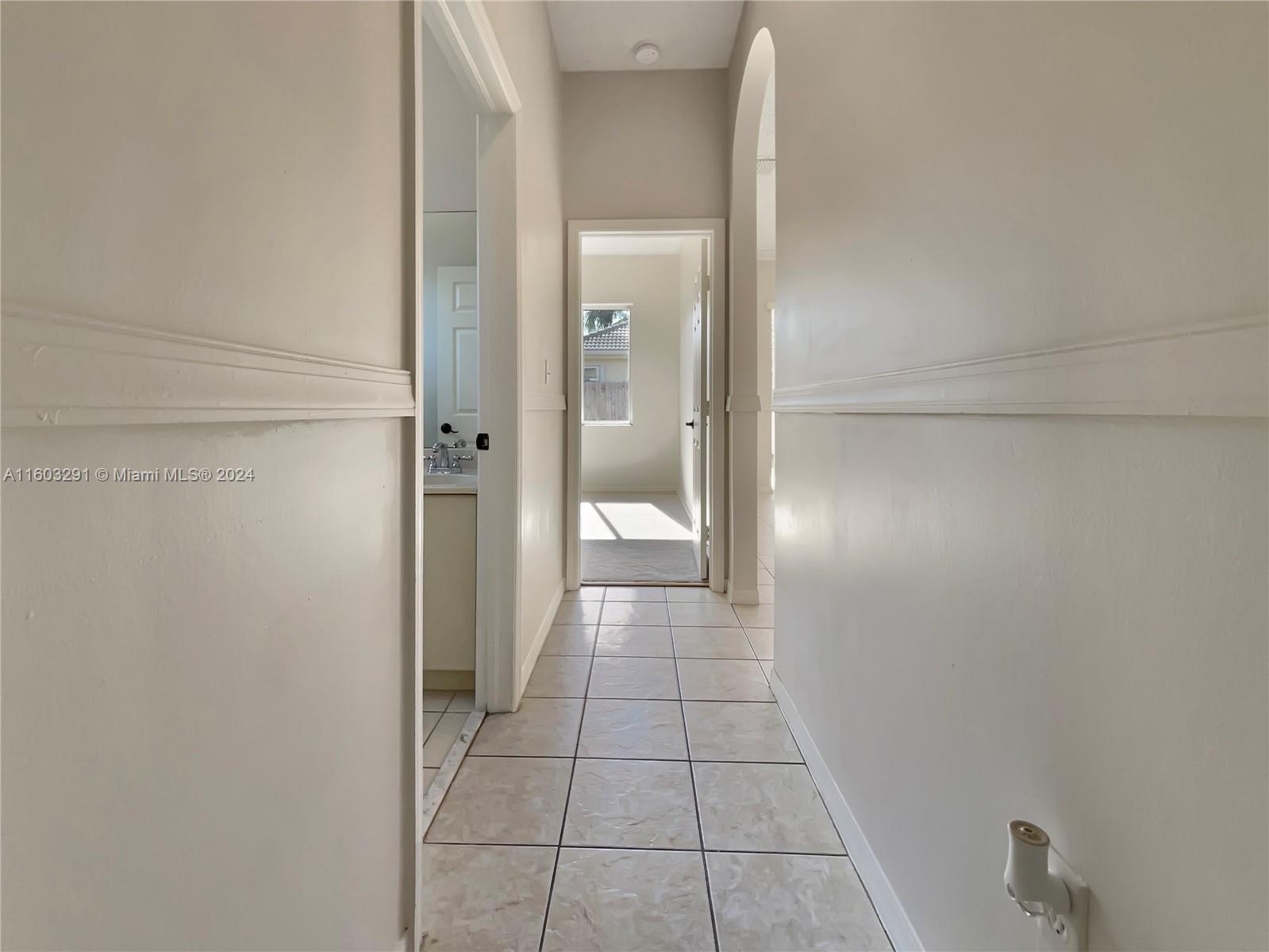 670 SE 29th Dr