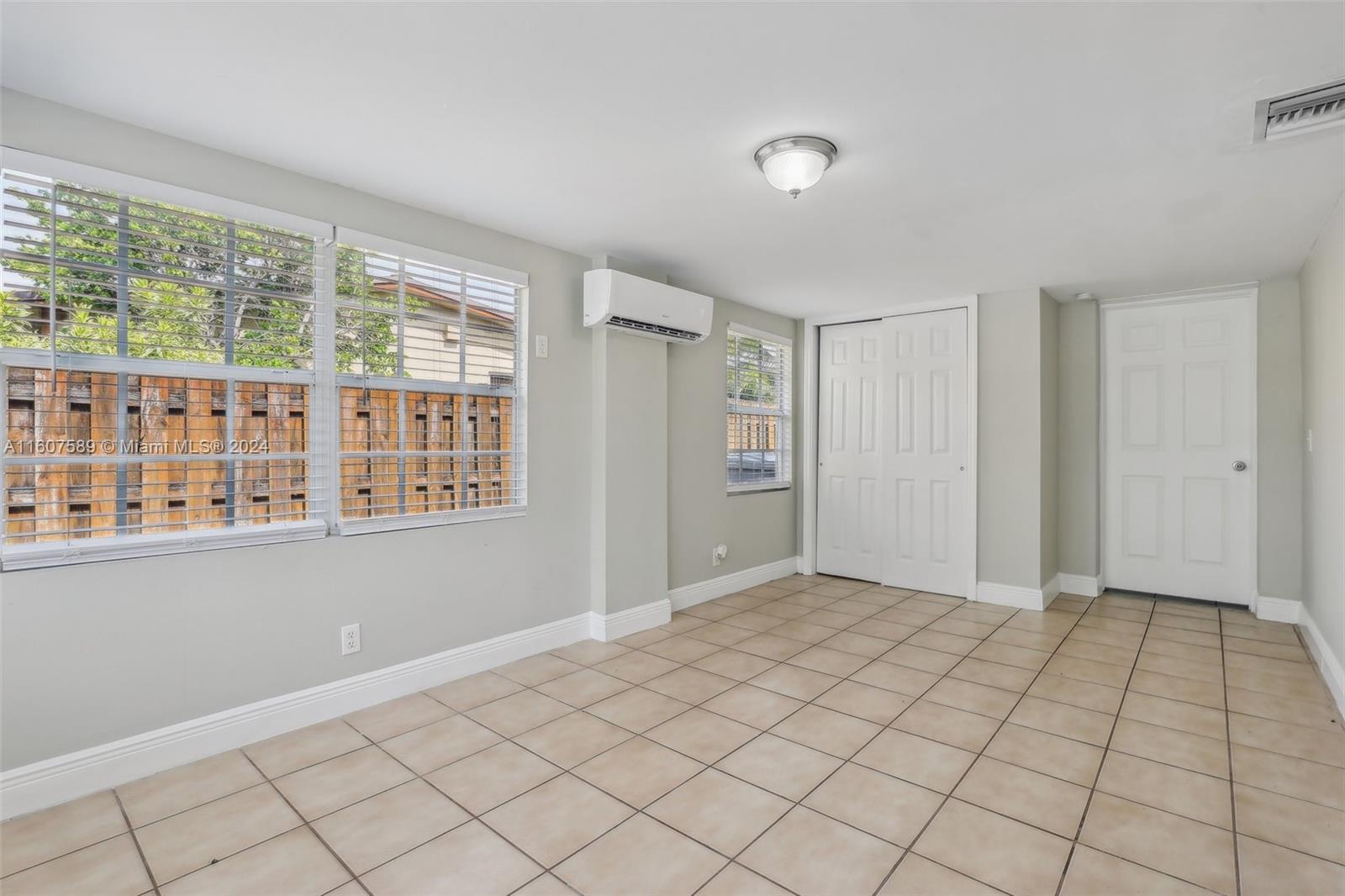 211 SW 14th St