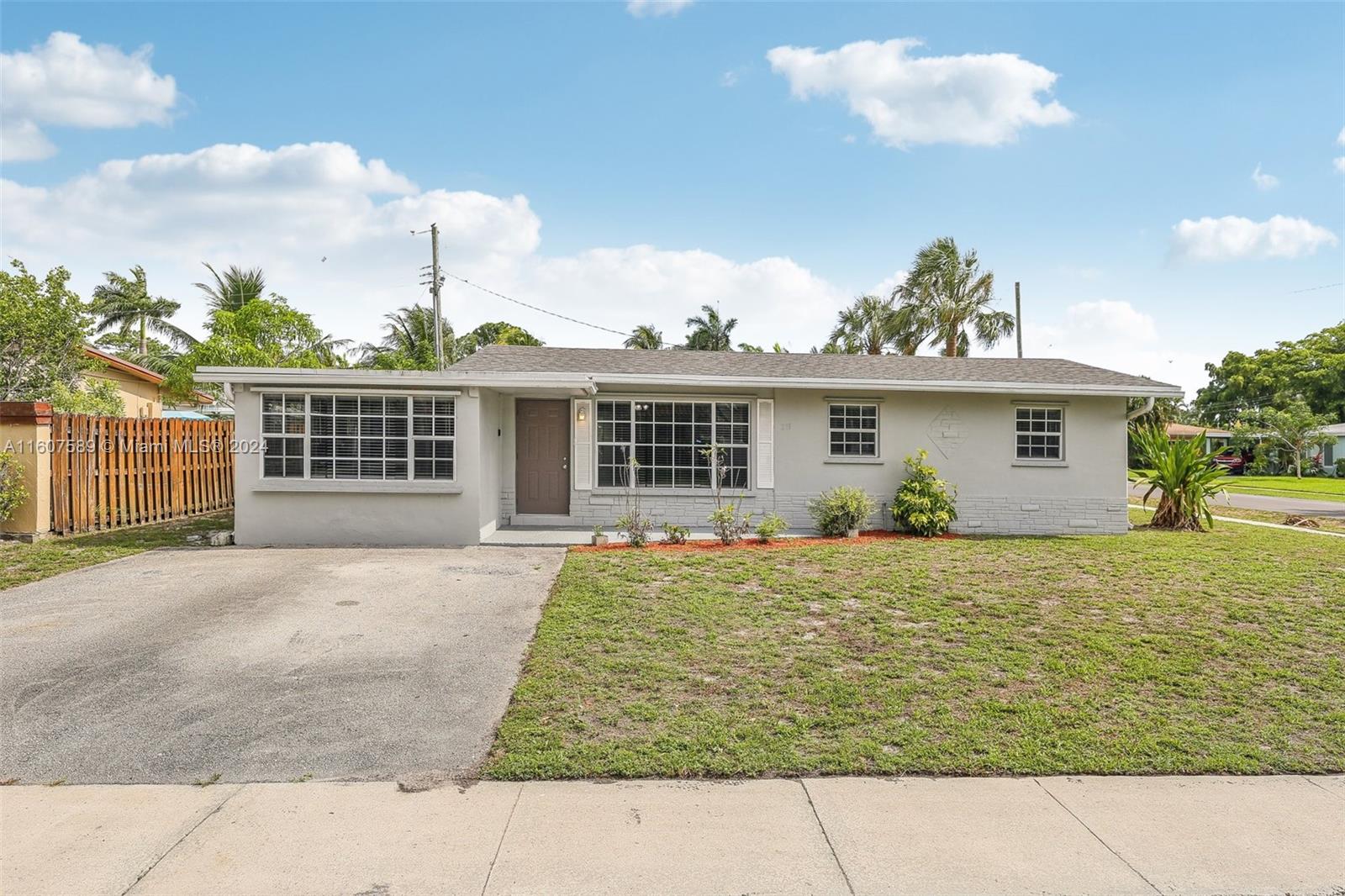 211 SW 14th St