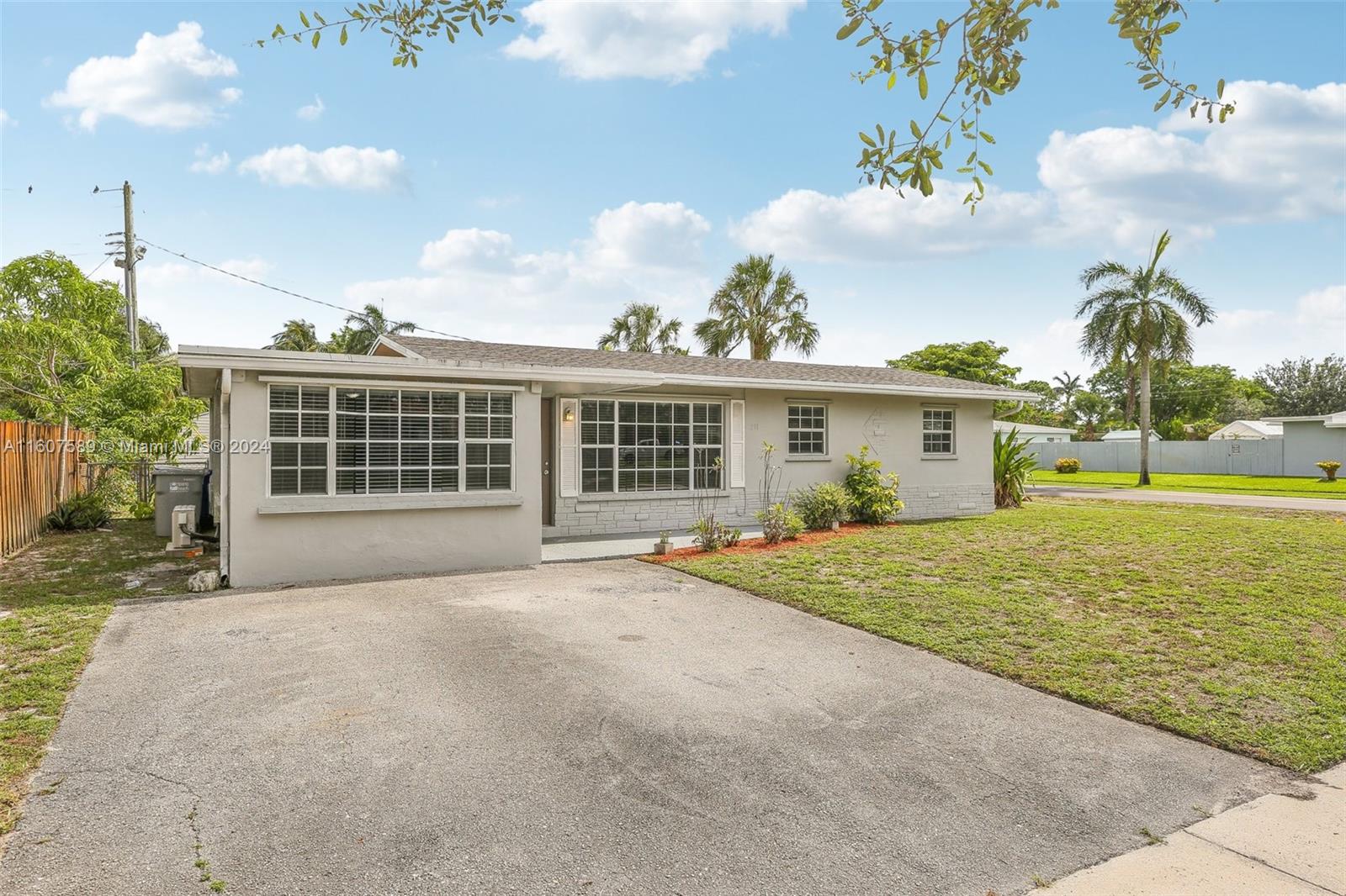 211 SW 14th St