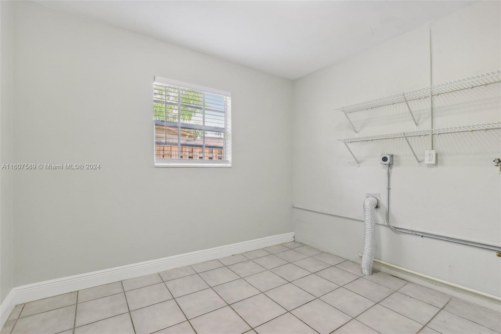 211 SW 14th St