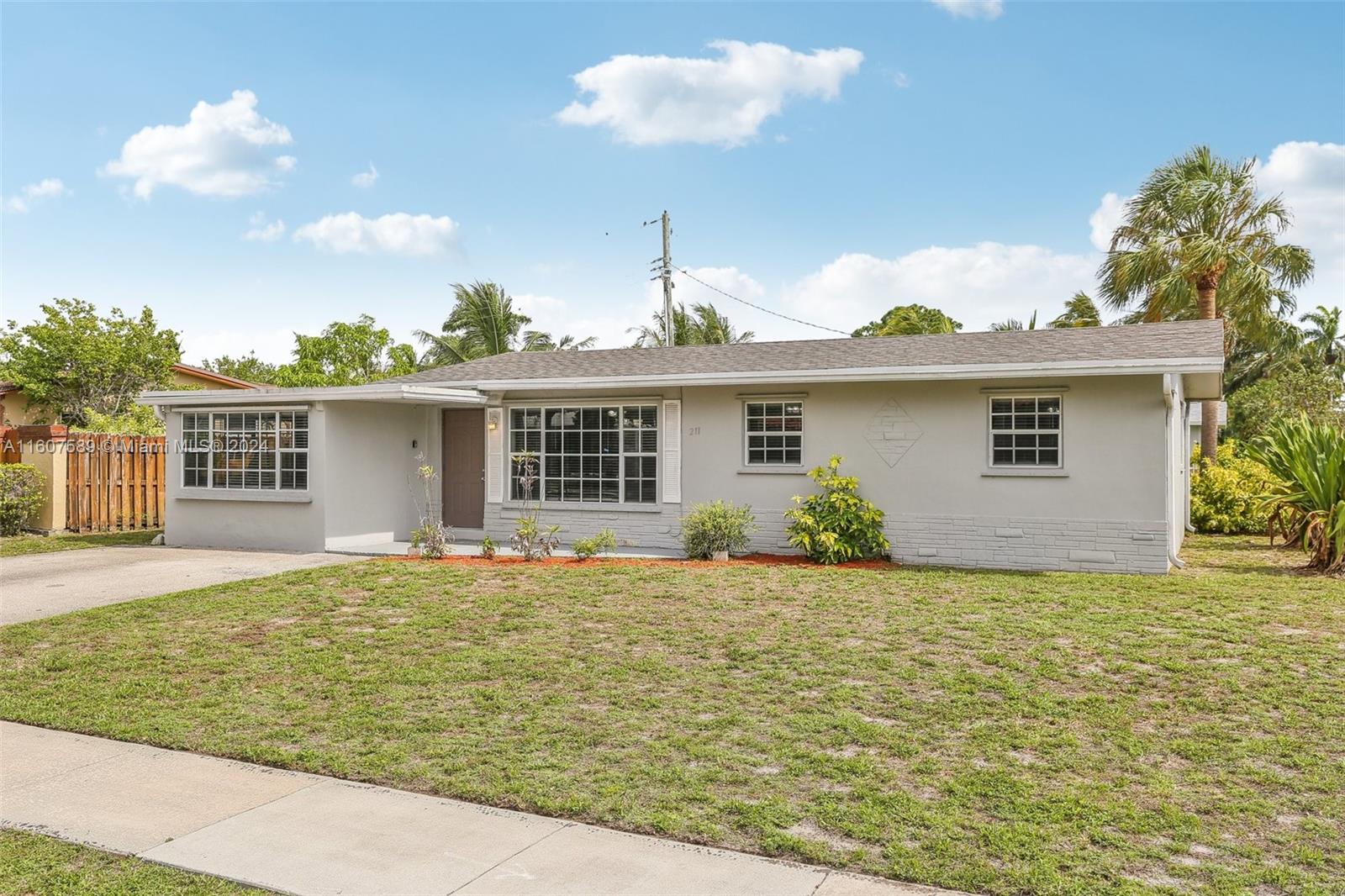 211 SW 14th St