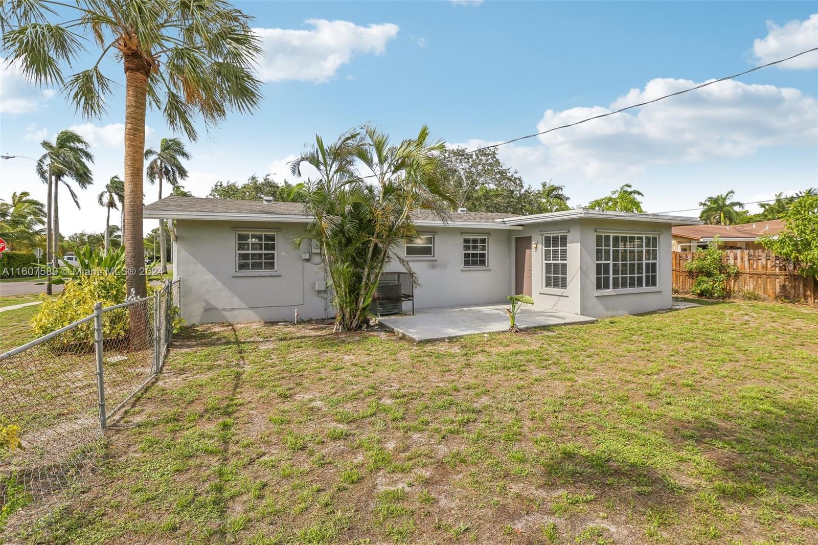 211 SW 14th St