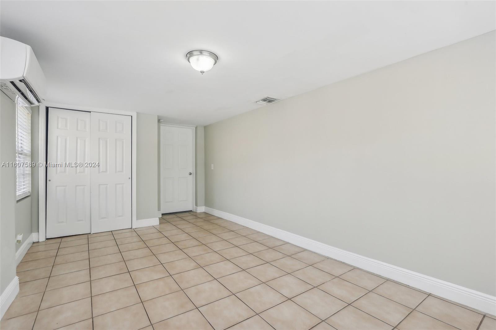 211 SW 14th St