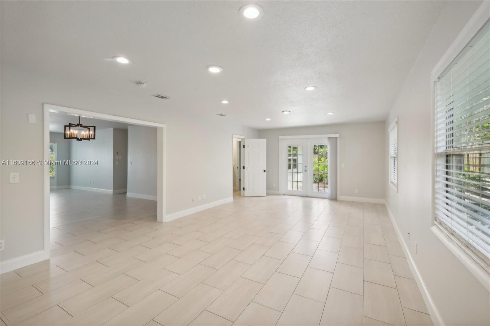 2010 SW Brisbane St, Port St. Lucie