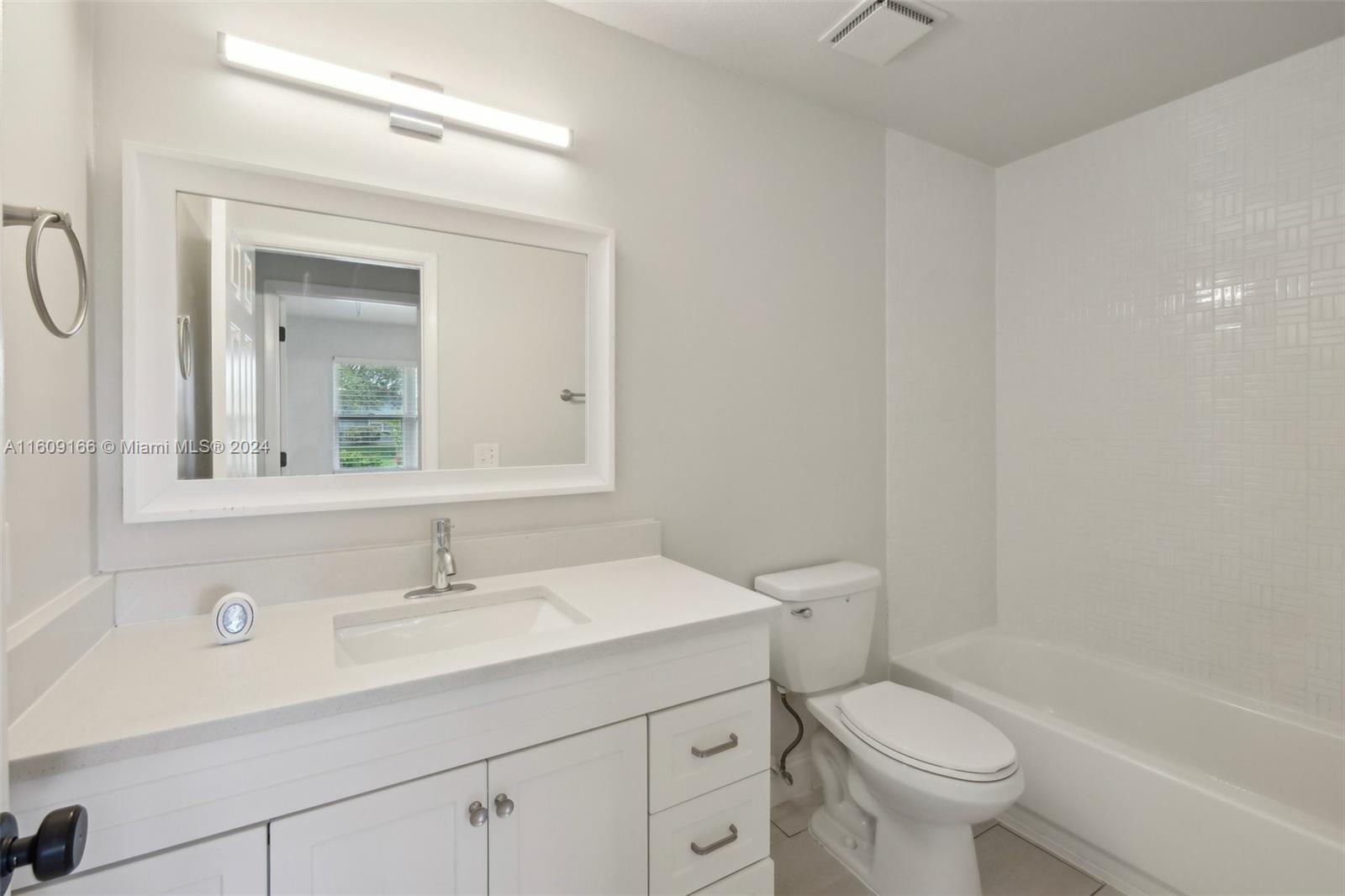 2010 SW Brisbane St, Port St. Lucie