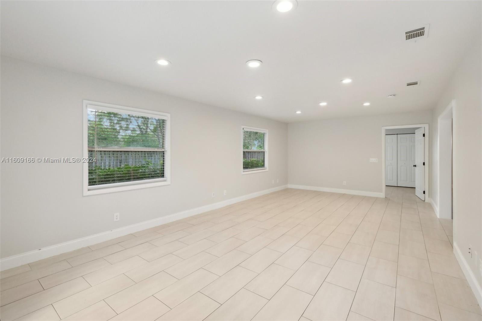 2010 SW Brisbane St, Port St. Lucie
