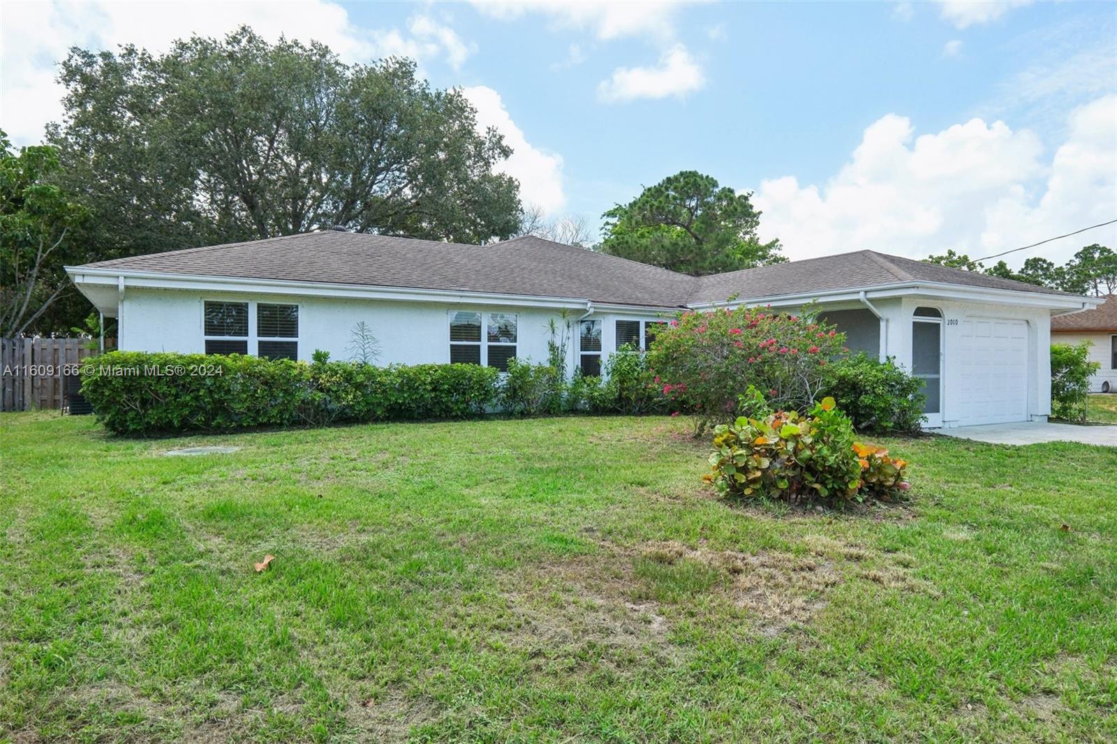 2010 SW Brisbane St, Port St. Lucie