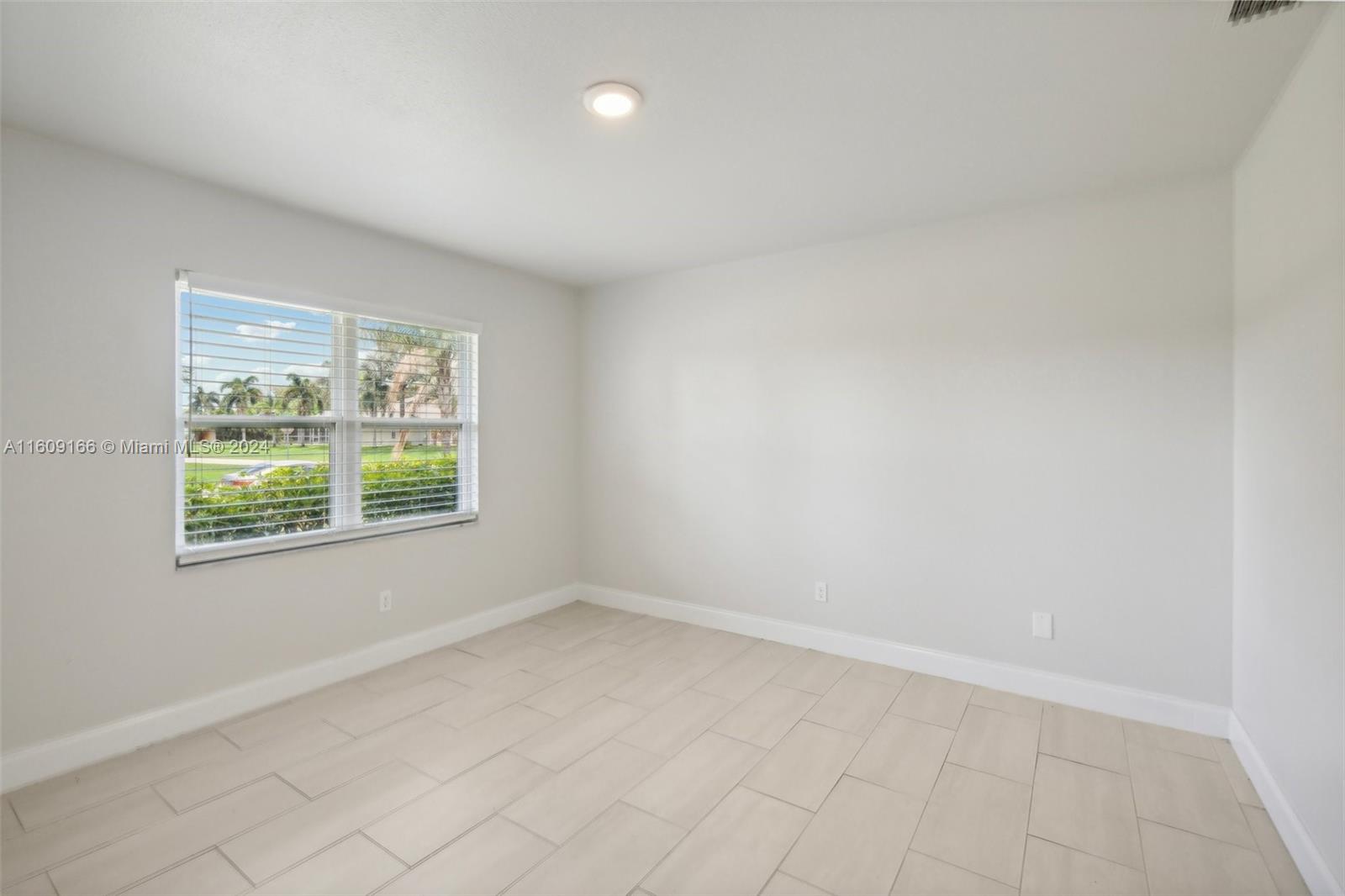 2010 SW Brisbane St, Port St. Lucie