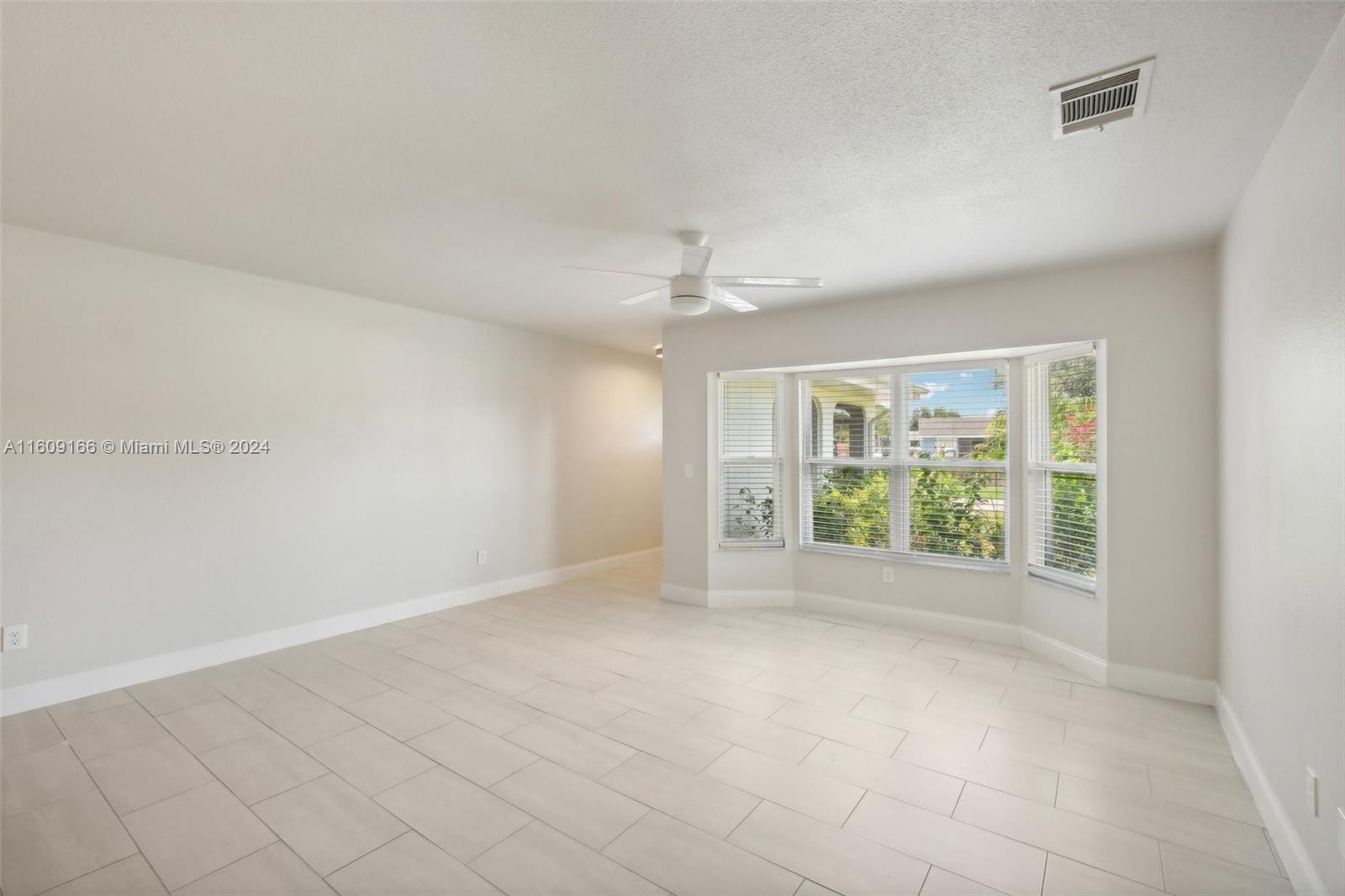 2010 SW Brisbane St, Port St. Lucie