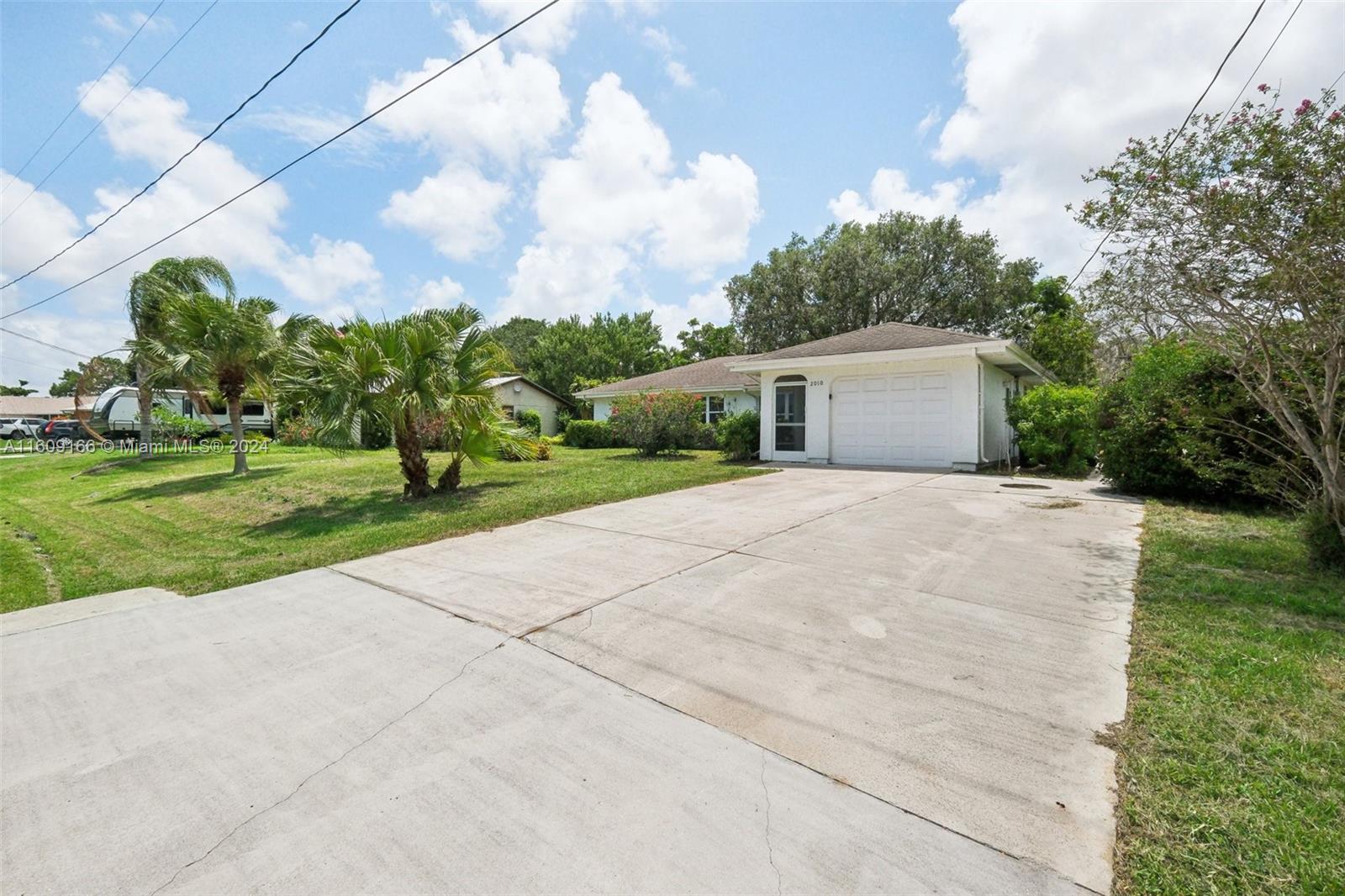 2010 SW Brisbane St, Port St. Lucie
