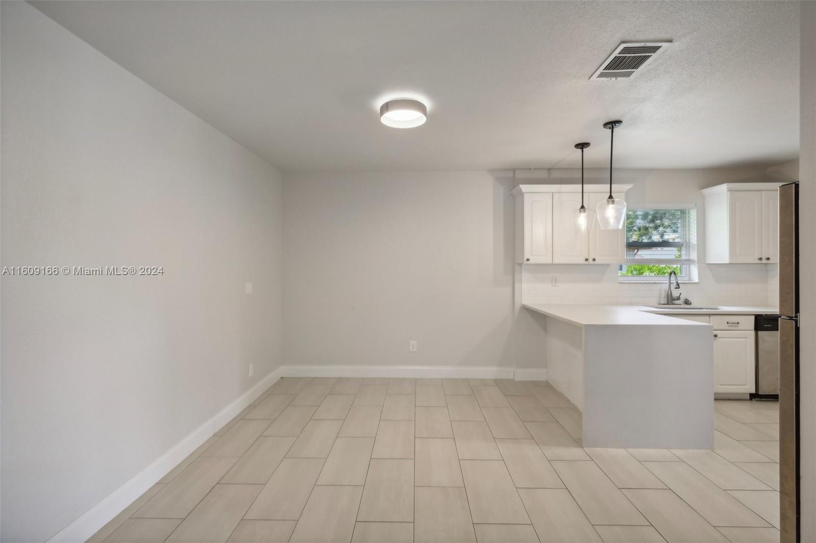 2010 SW Brisbane St, Port St. Lucie