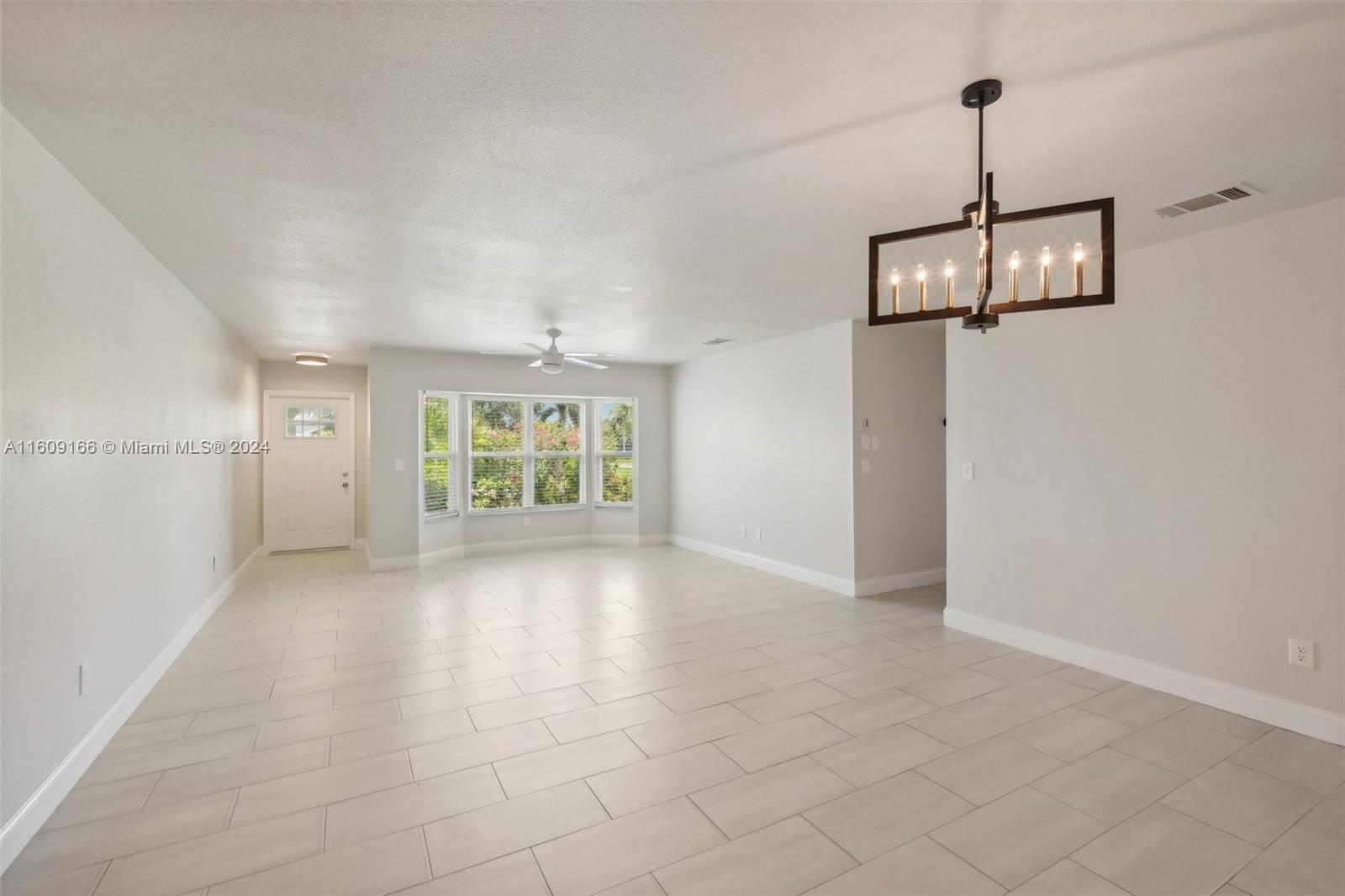 2010 SW Brisbane St, Port St. Lucie
