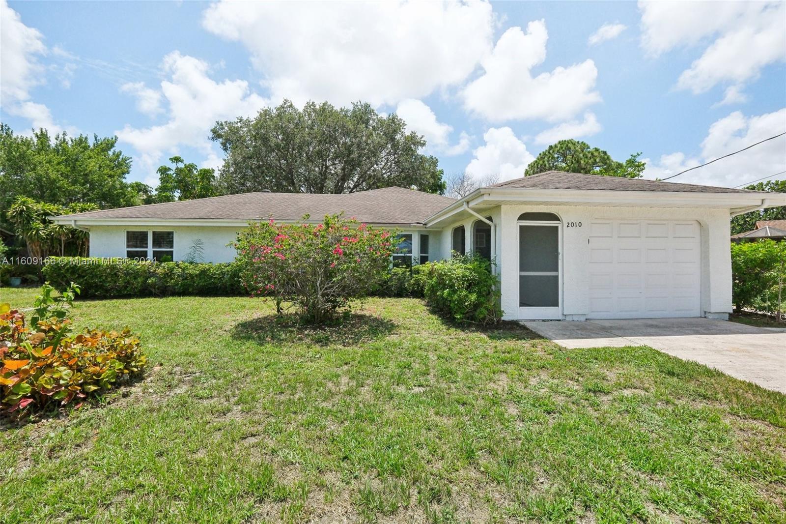 2010 SW Brisbane St, Port St. Lucie