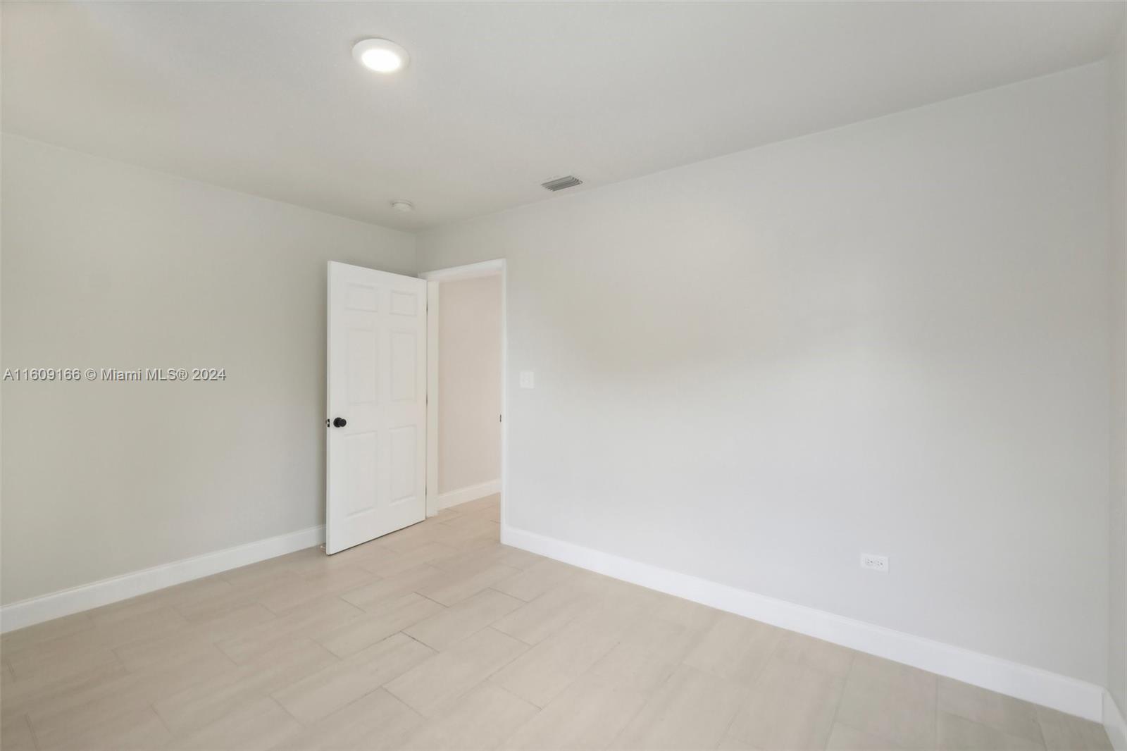 2010 SW Brisbane St, Port St. Lucie