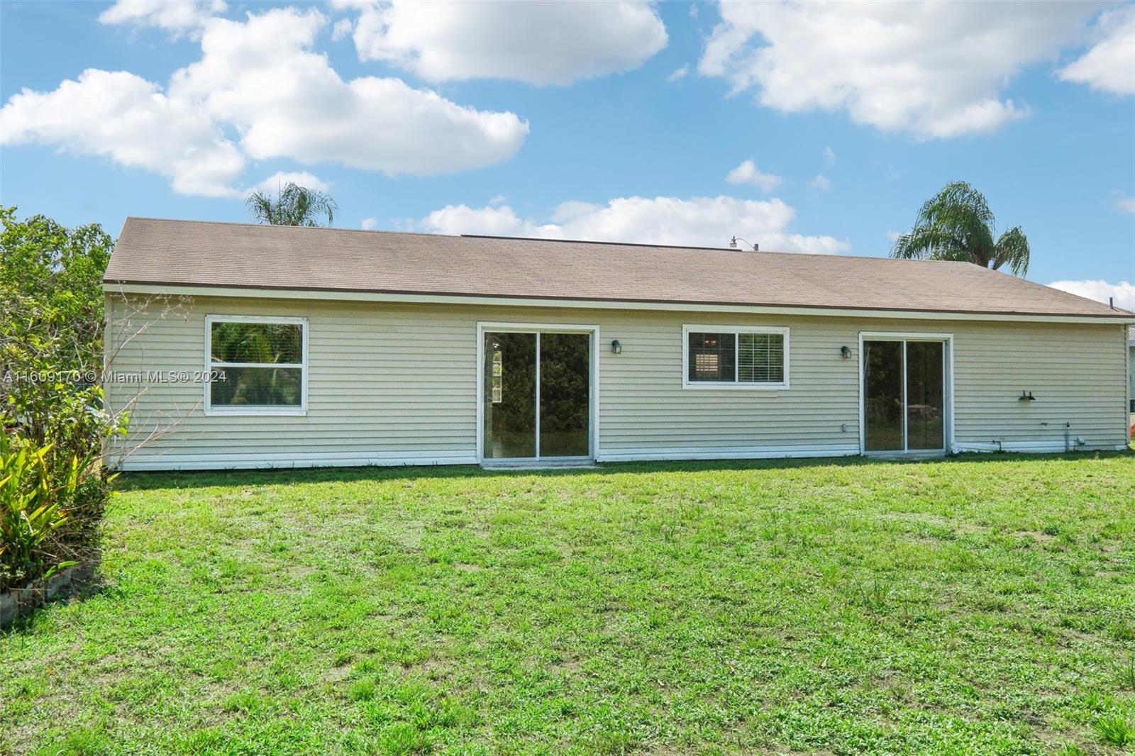 1341 SE Belcrest St, Port St. Lucie