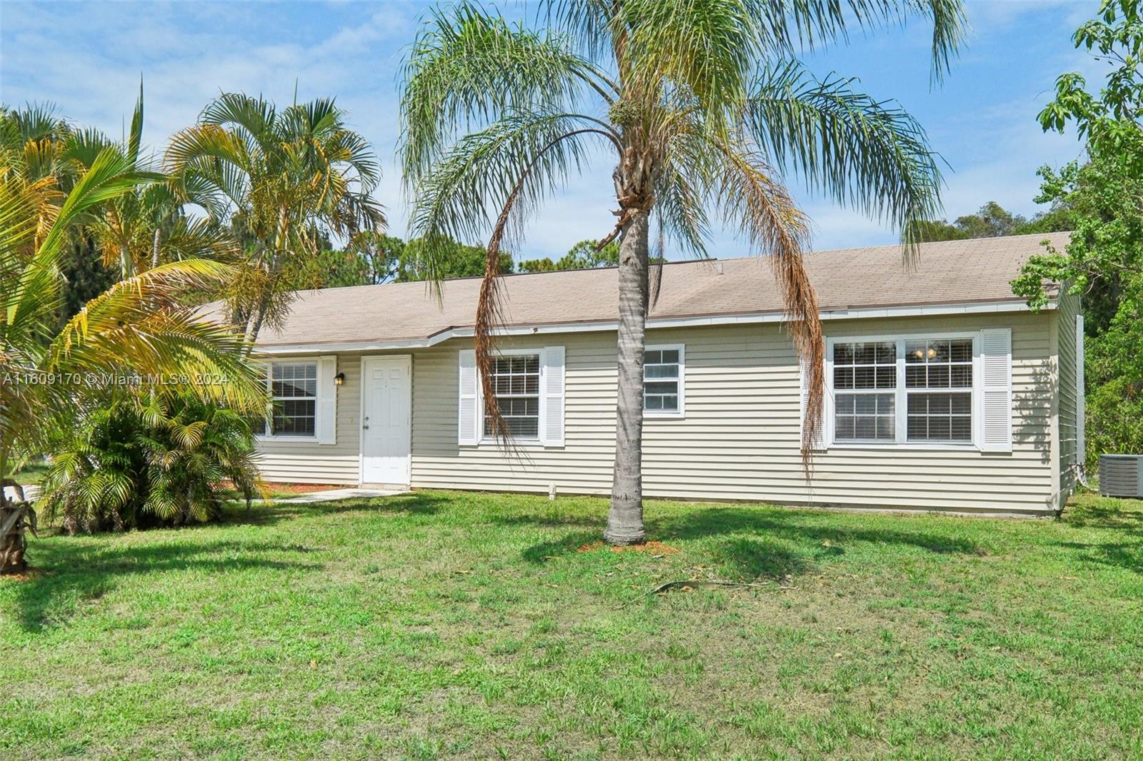 1341 SE Belcrest St, Port St. Lucie