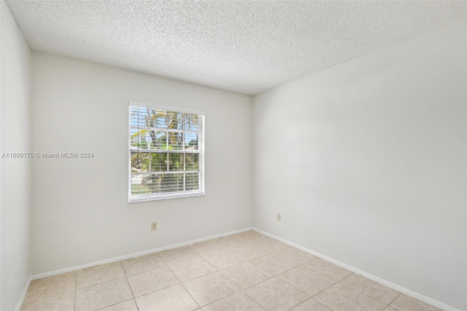 1341 SE Belcrest St, Port St. Lucie
