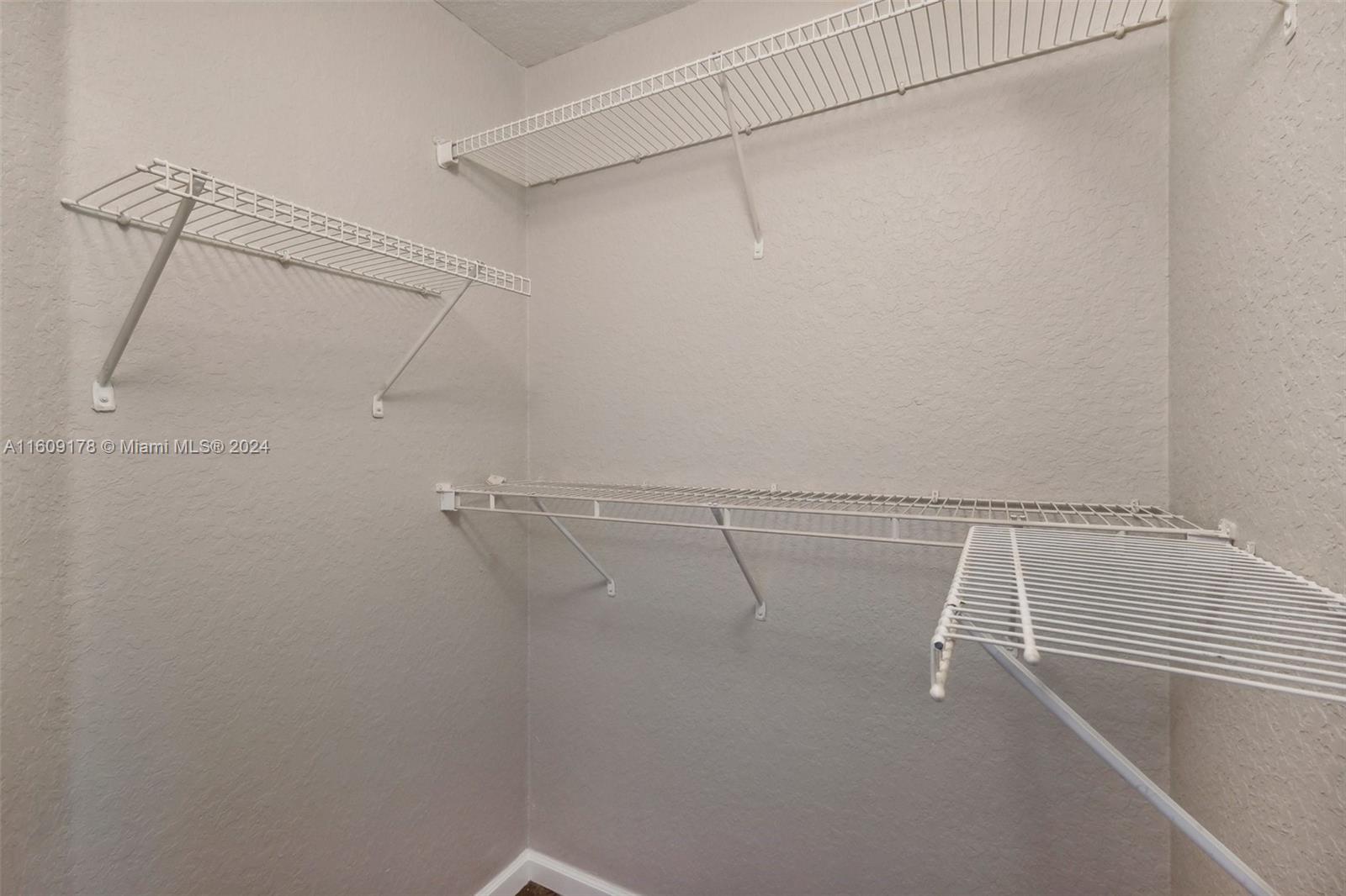 514 SW Prado Ave, Port St. Lucie