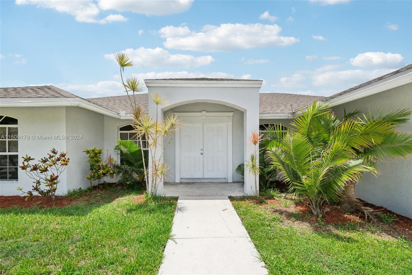514 SW Prado Ave, Port St. Lucie
