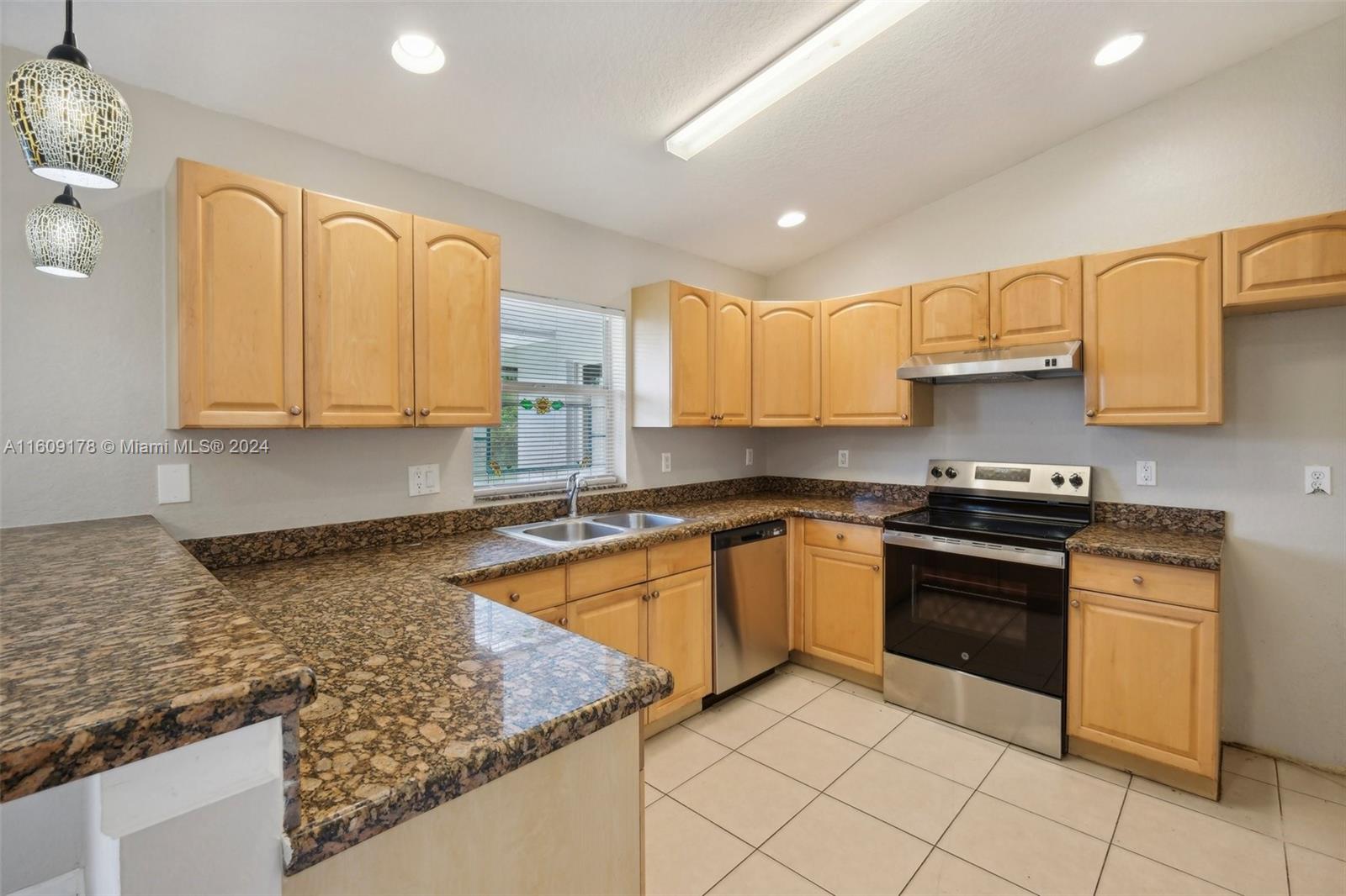 514 SW Prado Ave, Port St. Lucie