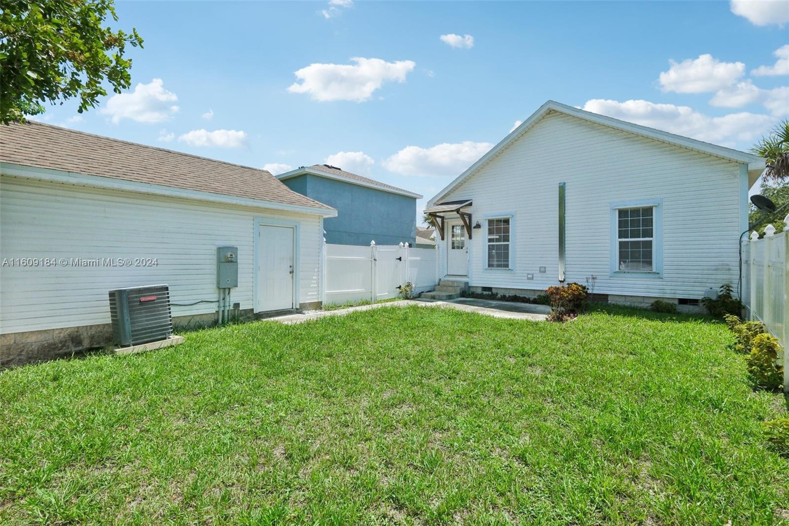 3329 Columbia Square Way