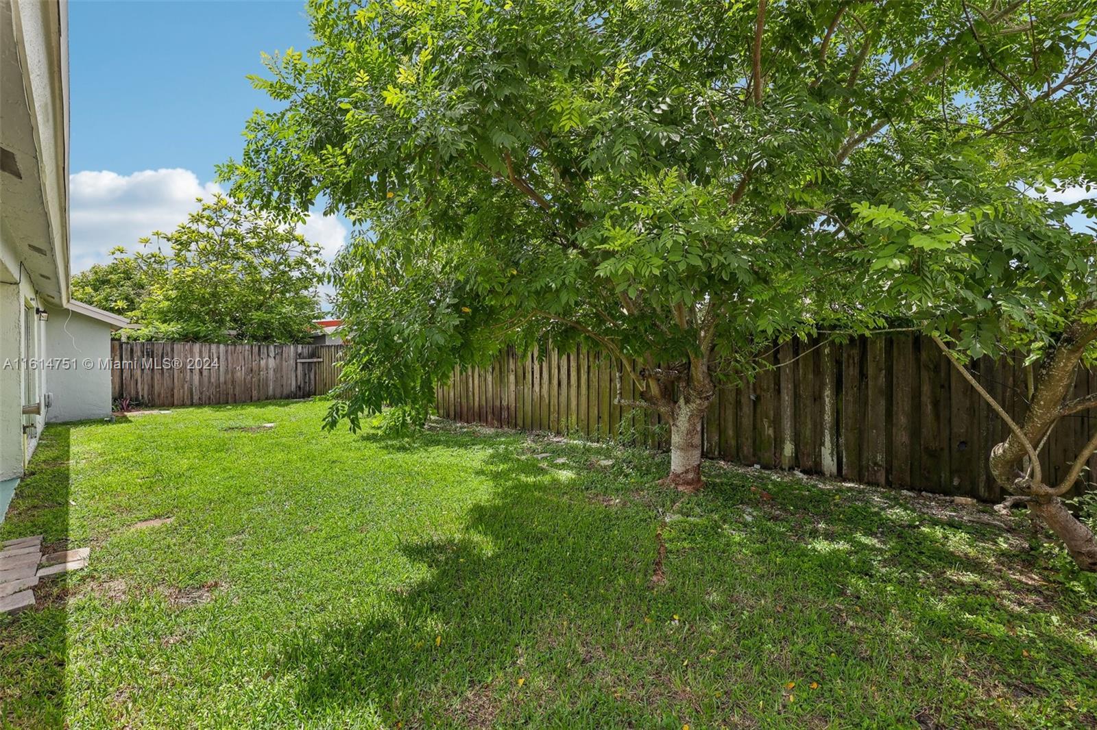 12620 SW 211th St