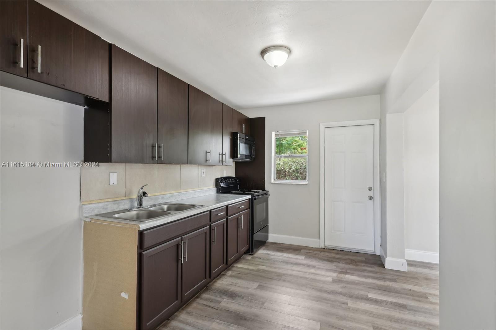 350 NE 56th St