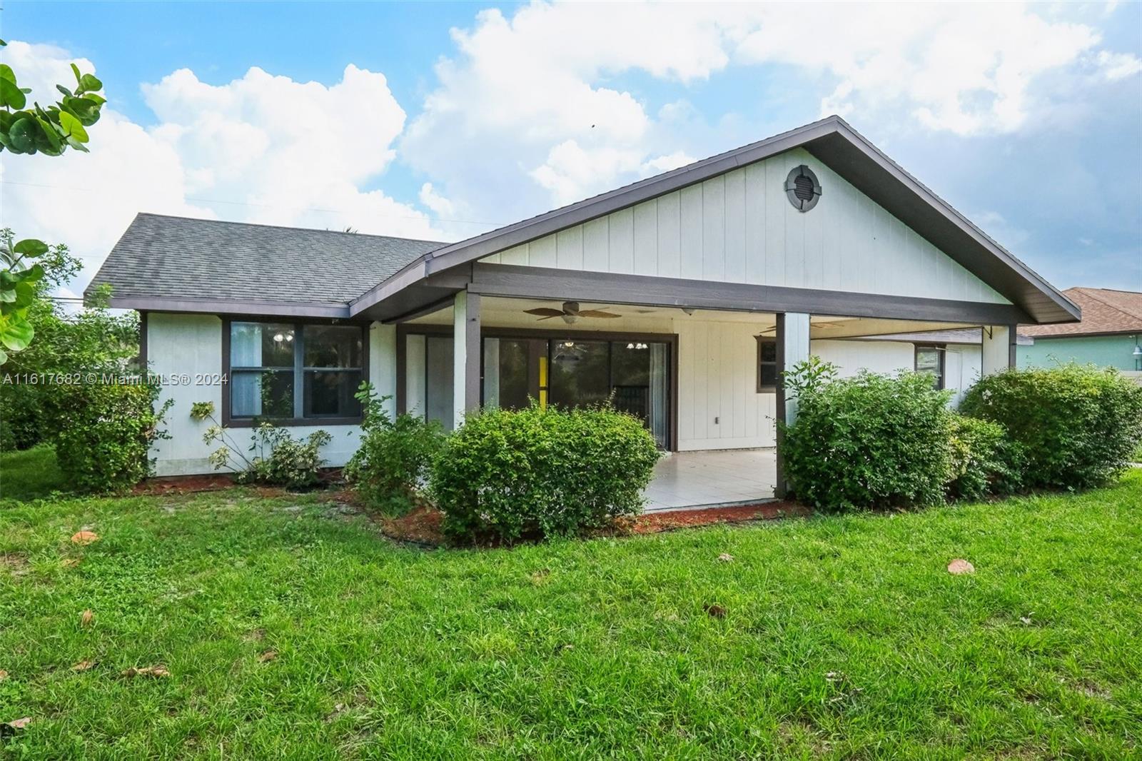 257 SW Whitmore Dr, Port St. Lucie