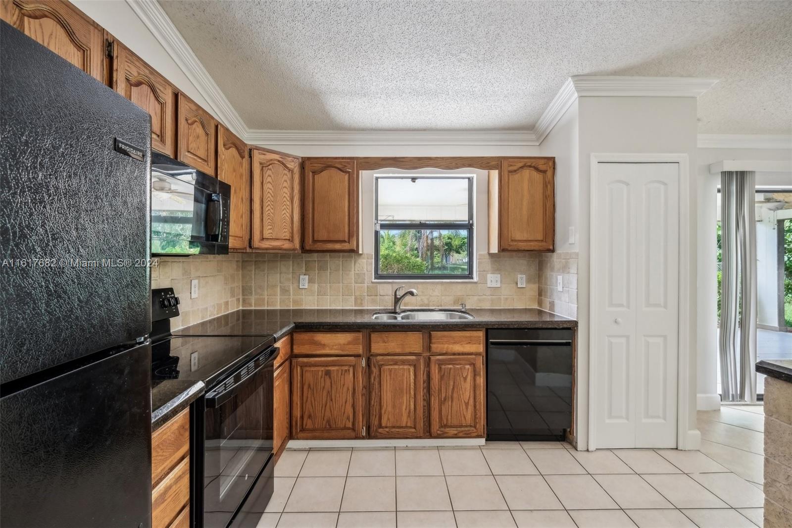 257 SW Whitmore Dr, Port St. Lucie