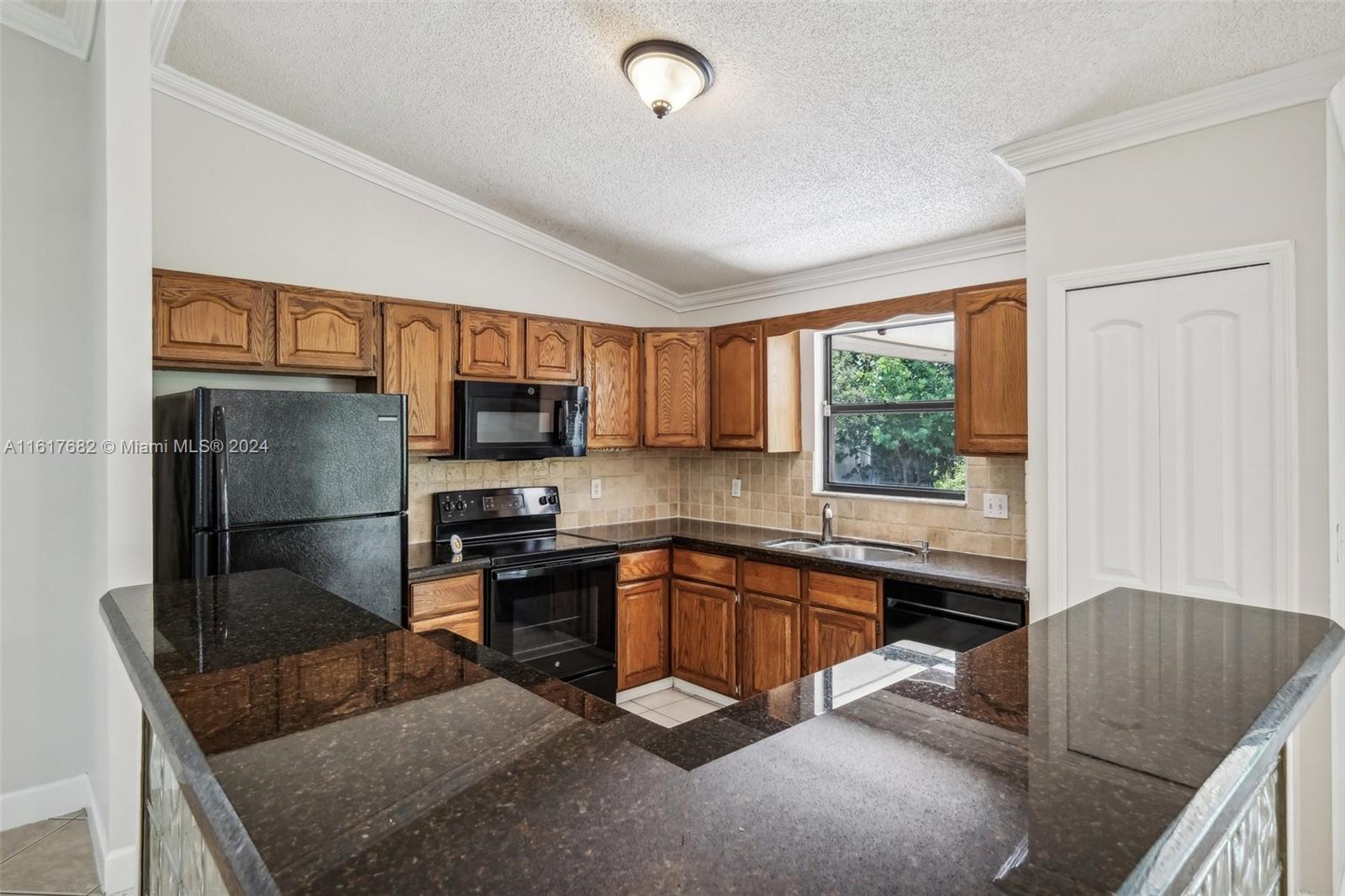 257 SW Whitmore Dr, Port St. Lucie
