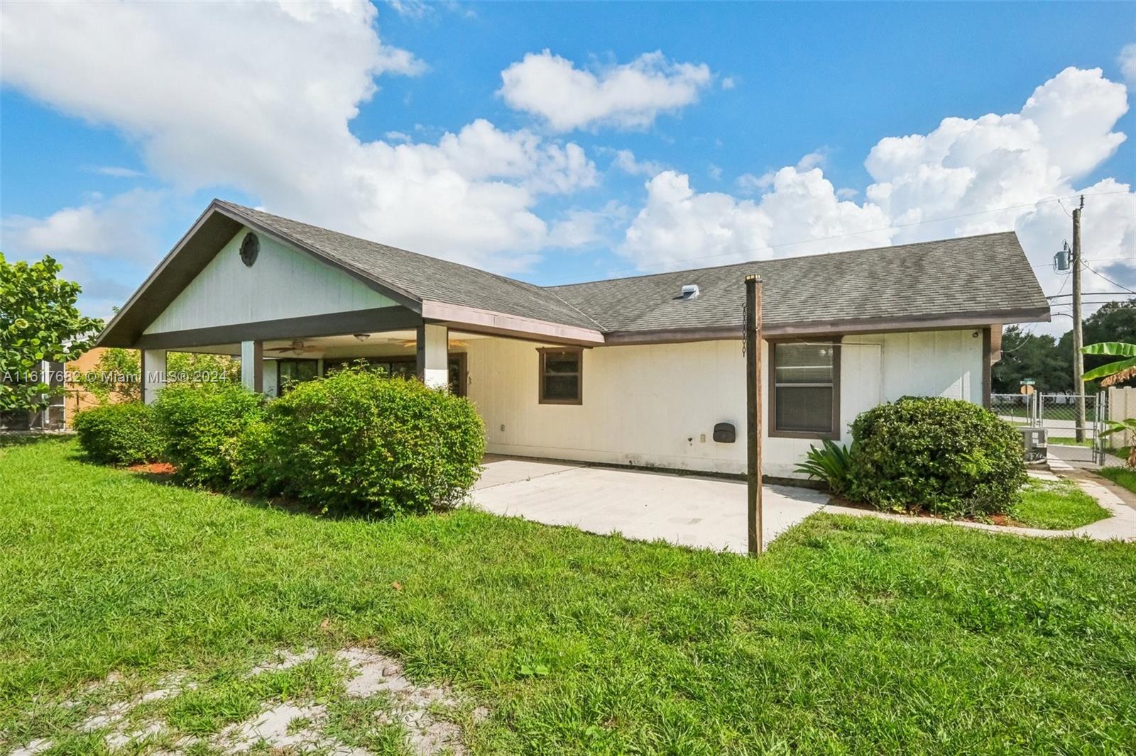 257 SW Whitmore Dr, Port St. Lucie