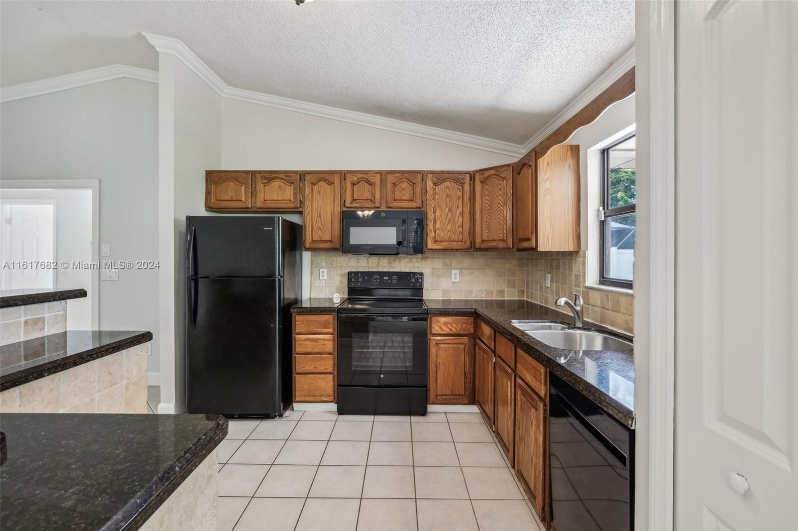 257 SW Whitmore Dr, Port St. Lucie