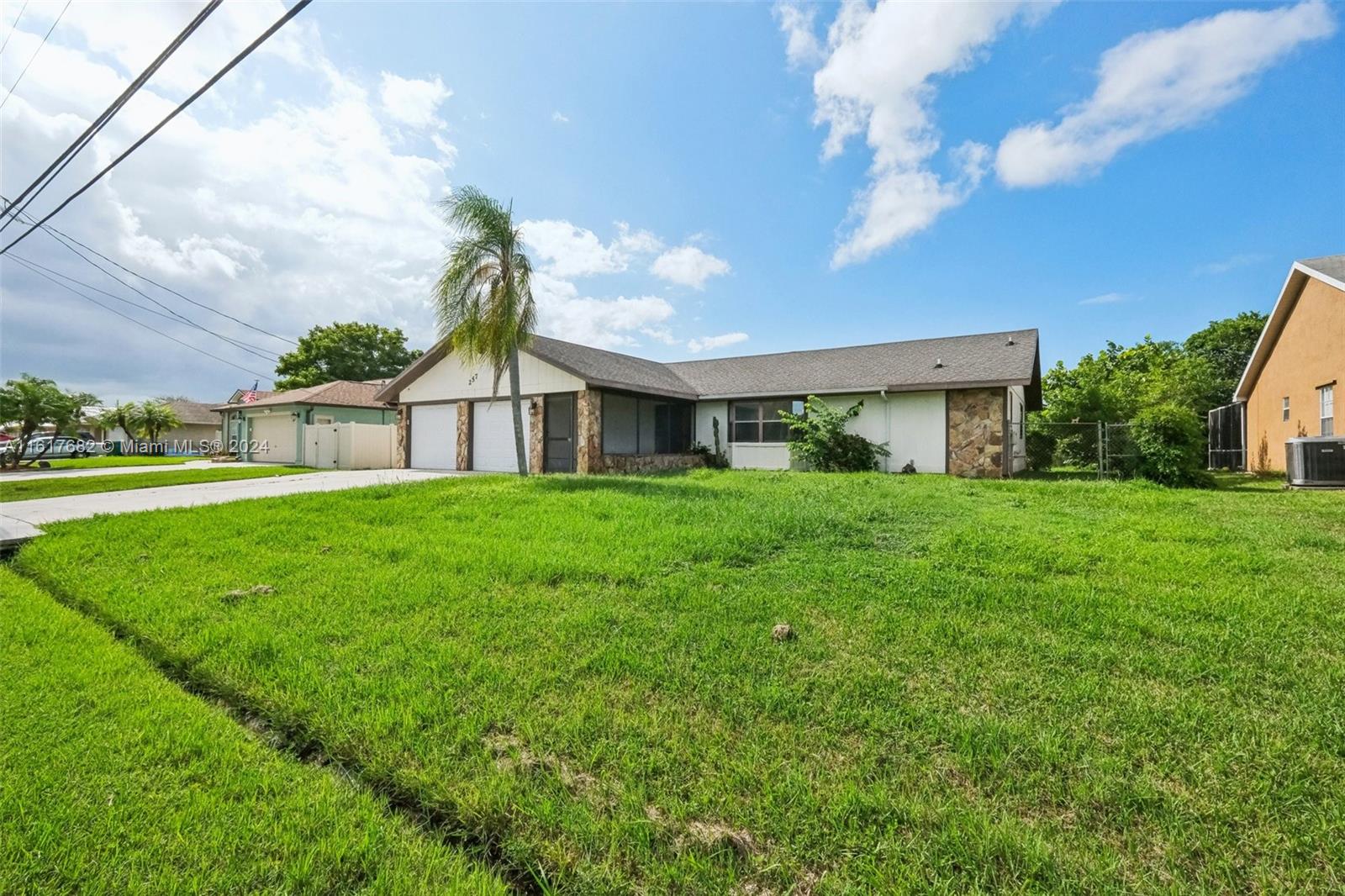257 SW Whitmore Dr, Port St. Lucie