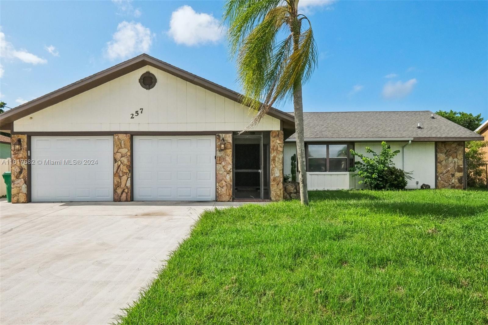 257 SW Whitmore Dr, Port St. Lucie