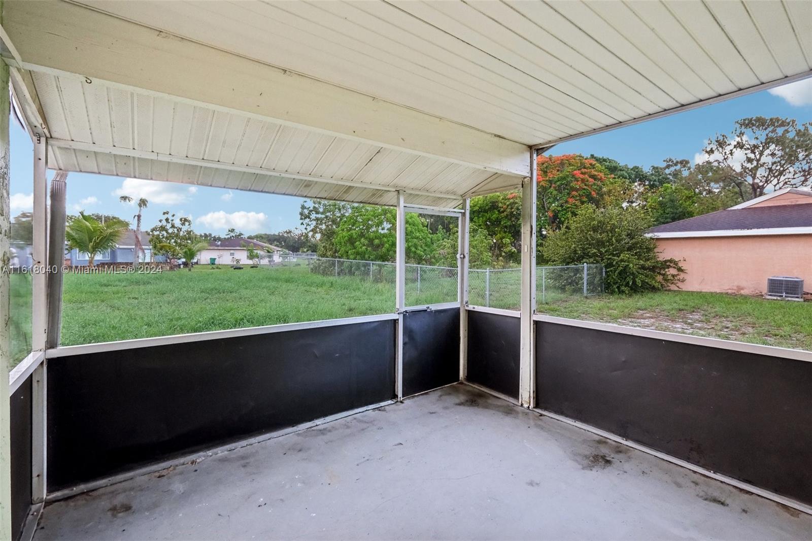 363 SW Bridgeport Dr, Port St. Lucie
