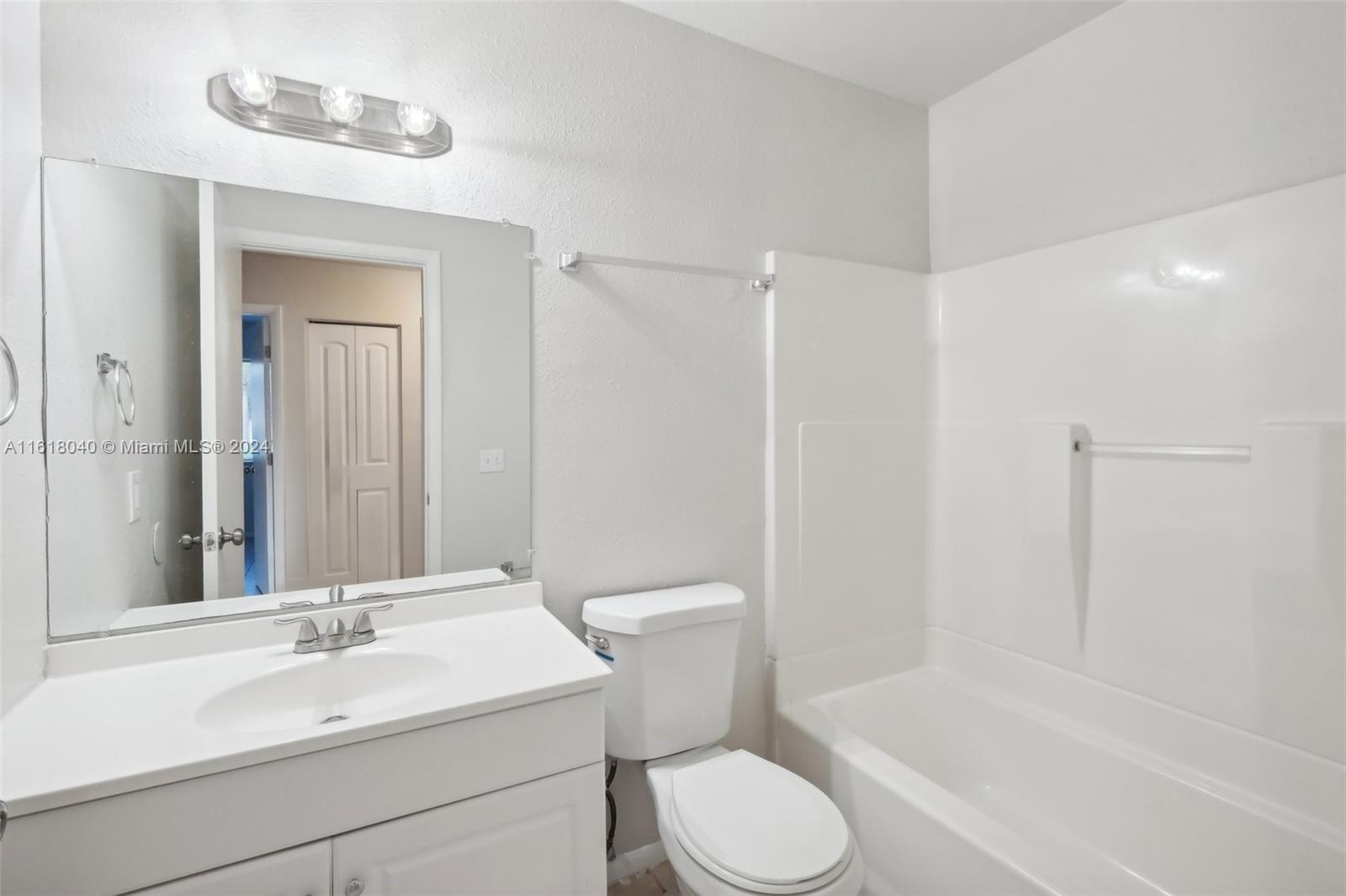 363 SW Bridgeport Dr, Port St. Lucie