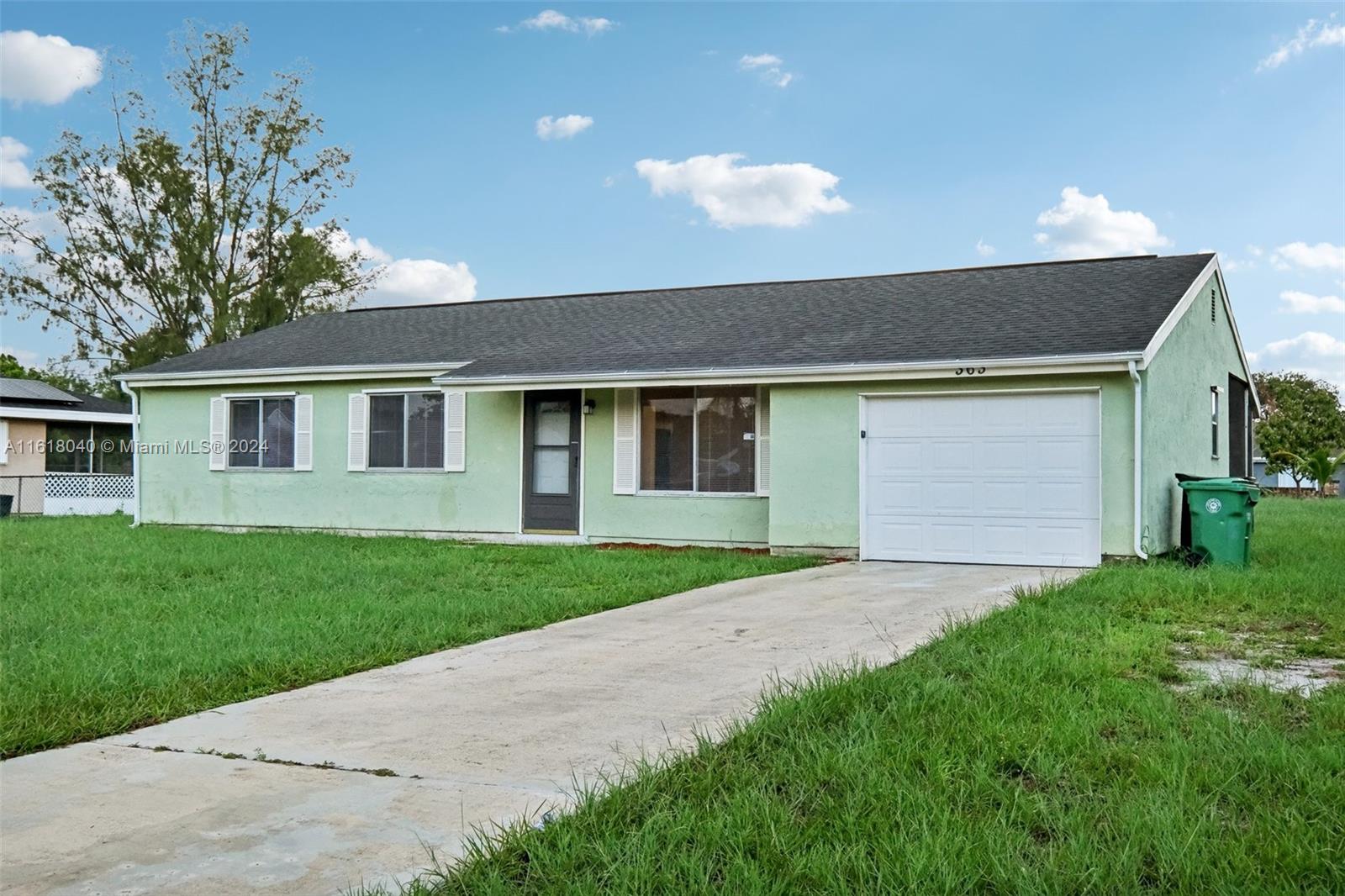 363 SW Bridgeport Dr, Port St. Lucie