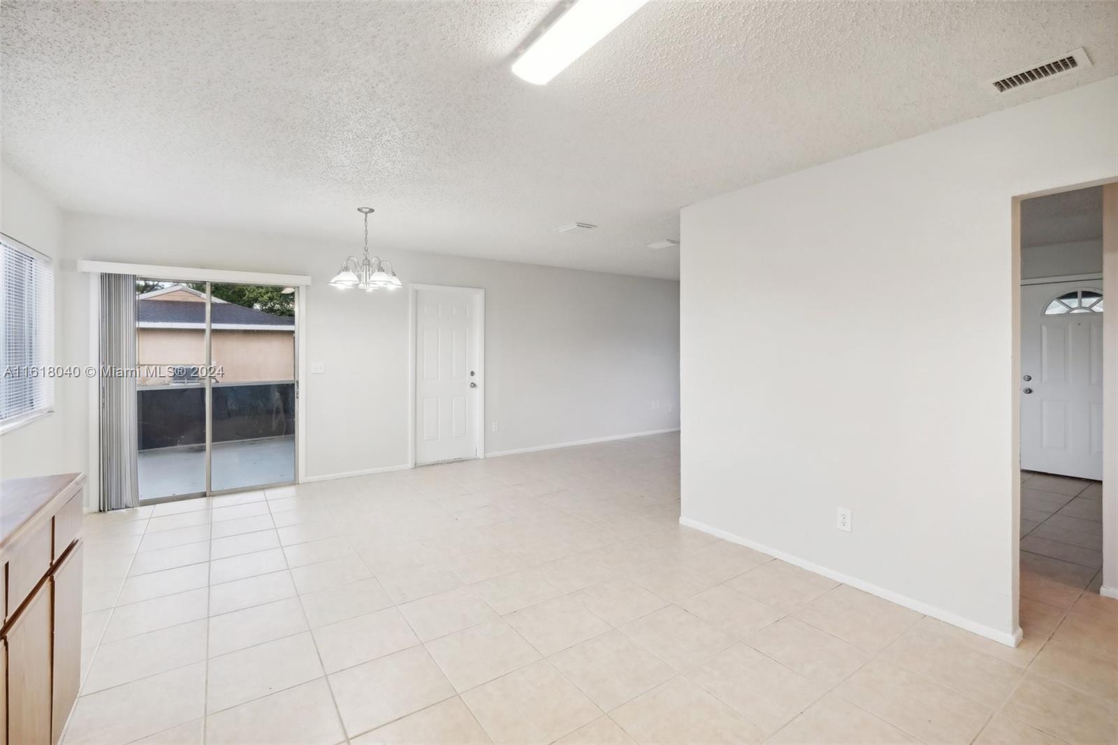 363 SW Bridgeport Dr, Port St. Lucie