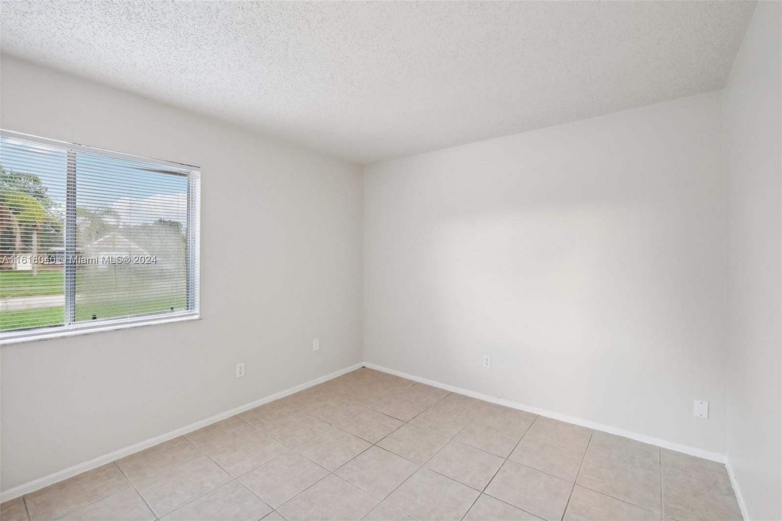 363 SW Bridgeport Dr, Port St. Lucie