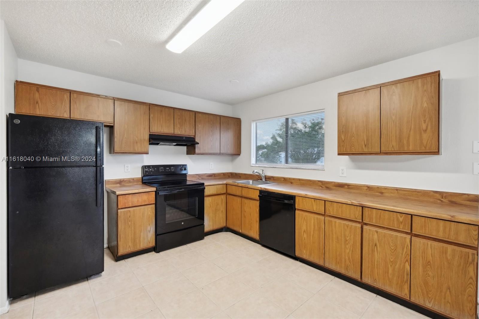363 SW Bridgeport Dr, Port St. Lucie
