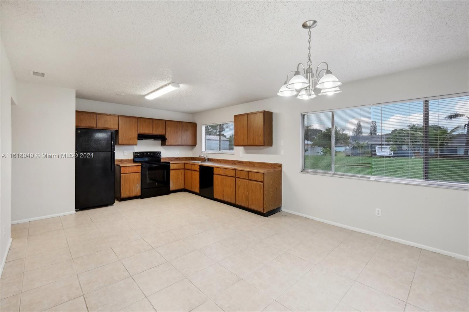 363 SW Bridgeport Dr, Port St. Lucie