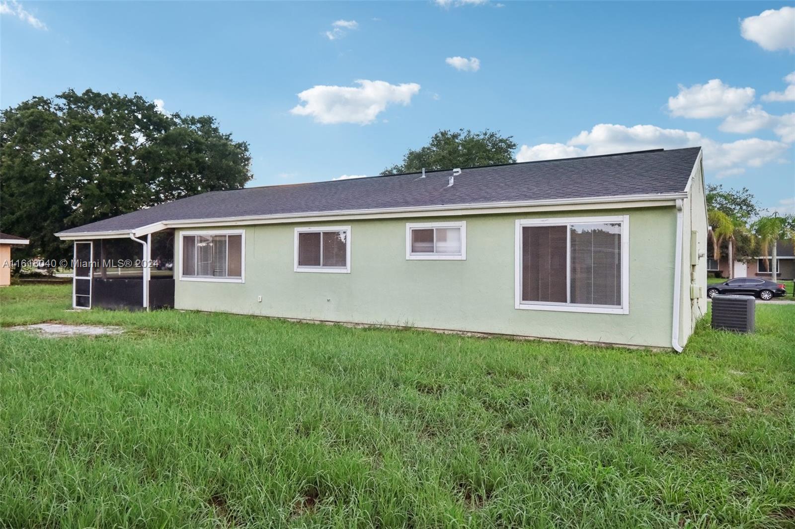 363 SW Bridgeport Dr, Port St. Lucie