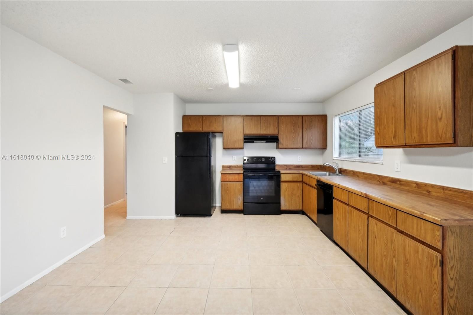 363 SW Bridgeport Dr, Port St. Lucie