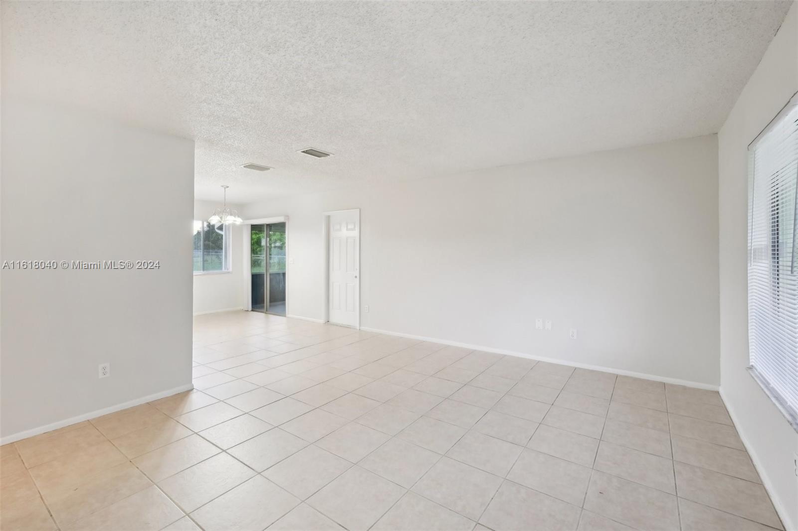 363 SW Bridgeport Dr, Port St. Lucie