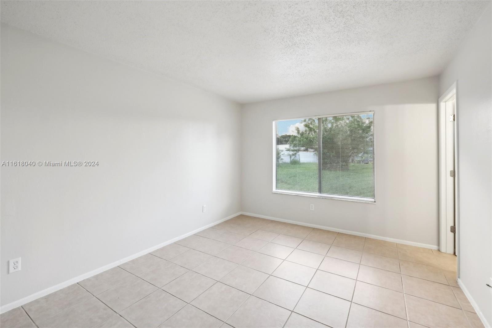 363 SW Bridgeport Dr, Port St. Lucie
